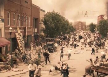 Reportan hallazgo de otras 21 tumbas sin identificar en investigación de masacre racial de Tulsa, EEUU