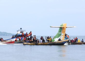 Al menos 26 personas fueron rescatadas con vida del avión estrellado en el Lago Victoria en Tanzania