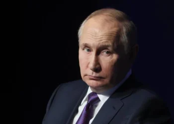 Científicos envían un mensaje a través del primer agujero de gusano creado en un laboratorio