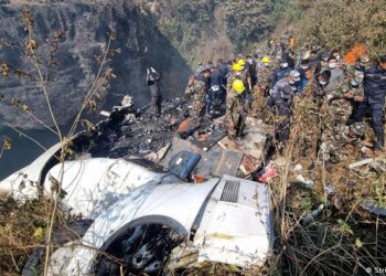 Sigue en Nepal la búsqueda de las víctimas de accidente aéreo