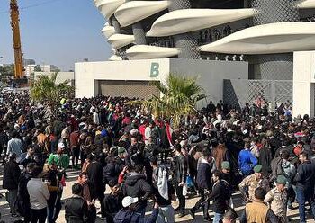 Dos muertos y decenas de heridos tras una estampida cerca de un estadio en Irak