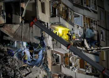 Sigue en Nepal la búsqueda de las víctimas de accidente aéreo