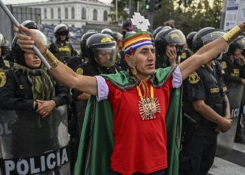 Dos muertos y decenas de heridos tras una estampida cerca de un estadio en Irak