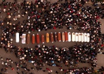 Sigue en Nepal la búsqueda de las víctimas de accidente aéreo