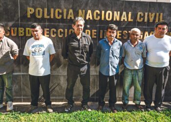 Lluvias, aludes y socavones no dan tregua a California