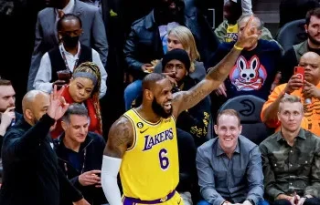 Sigue en Nepal la búsqueda de las víctimas de accidente aéreo