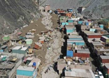Asciende a 40 la cifra de fallecidos por deslave en Perú