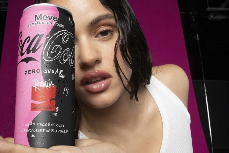 Rosalía lanza su propio sabor de refresco en colaboración con Coca-Cola