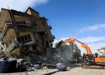 Turquía planea derribo inmediato de 50 mil edificios dañados por el terremoto