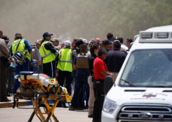 Una adolescente mata a 3 niños y 3 adultos en una escuela de Estados Unidos