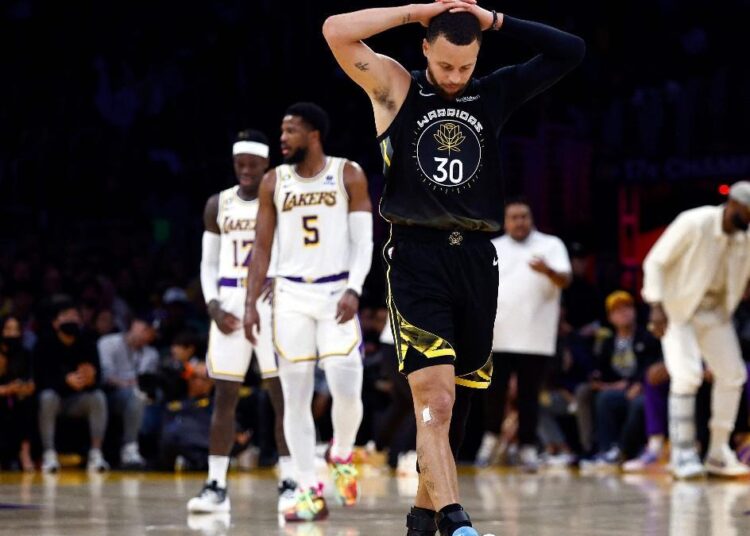 Anthony Davis comandó la victoria de los Lakers ante los Warriors