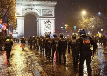 Al menos 300 personas fueron detenidas en nuevos incidentes en Francia