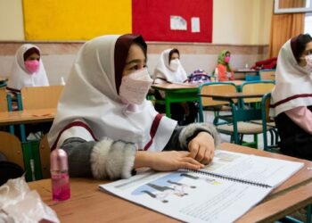 Nuevos envenenamientos con gas afectan a cientos de alumnas en Irán