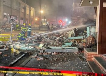 Al menos siete fallecidos en el incendio de una fábrica de chocolate en Pensilvania