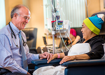 Crean nanocápsulas con control remoto para ampliar efecto de quimioterapias