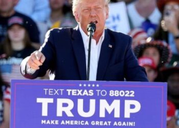 Trump se entregaría el próximo 4 de abril para escuchar la acusación formal