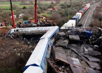 Elevan a 36 los fallecidos por colisión de trenes en Grecia