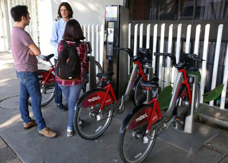 Dos hermanos fallecieron en incendio causado por bicicleta eléctrica en Nueva York