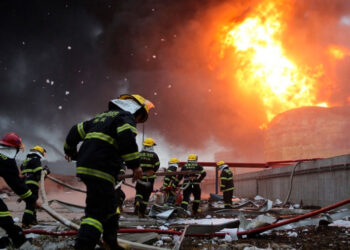 Once muertos deja incendio de una fábrica en el este de China