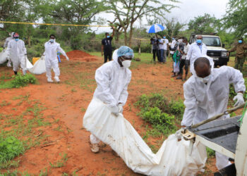 Elevan a 103 los cadáveres de presuntos miembros de una secta hallados en Kenia