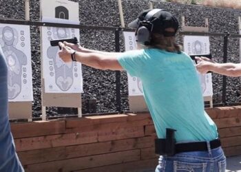 EEUU aprueba incentivar a profesores a realizar cursos de disparo