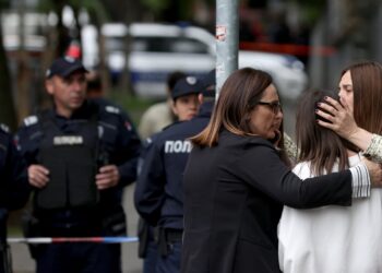 Un estudiante mata a tiros a nueve personas, entre ellas ocho menores, en una escuela de Serbia