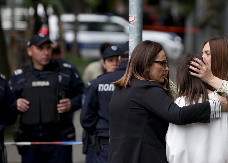 Un estudiante mata a tiros a nueve personas, entre ellas ocho menores, en una escuela de Serbia