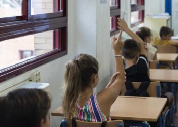 Niños de primaria obligan a alumna de 6 años a tener sexo y lo graban con un iPad del colegio