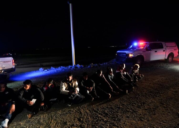 Estados Unidos inició deportación de migrantes irregulares tras cese del título 42