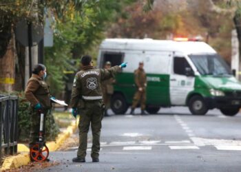 Desactivan explosivo en una fundación en Santiago de Chile