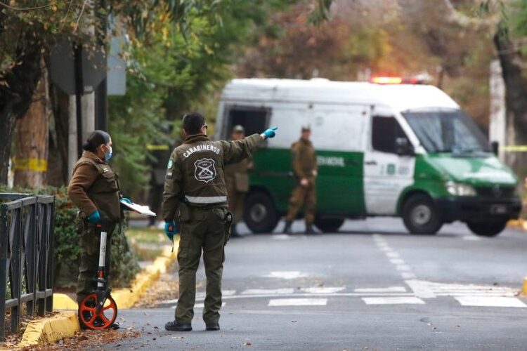 Desactivan explosivo en una fundación en Santiago de Chile