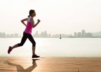 Caminar por 20 minutos es suficiente para ayudar al corazón, según estudios