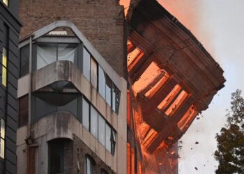 Incendio provoca colapso de edificio en Sidney Australia