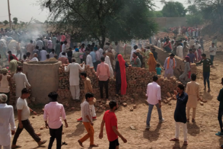 Avión militar se estrelló en la India y dejó 5 campesinos fallecidos