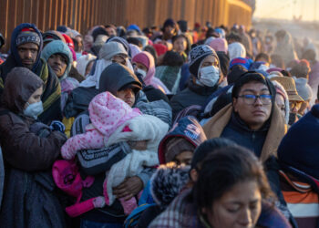 Prevén mayor afluencia de migrantes en frontera mexicana ante derogación del Título 42