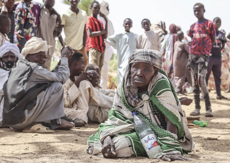 Más de 800.000 personas podrían desplazarse por combates en Sudán
