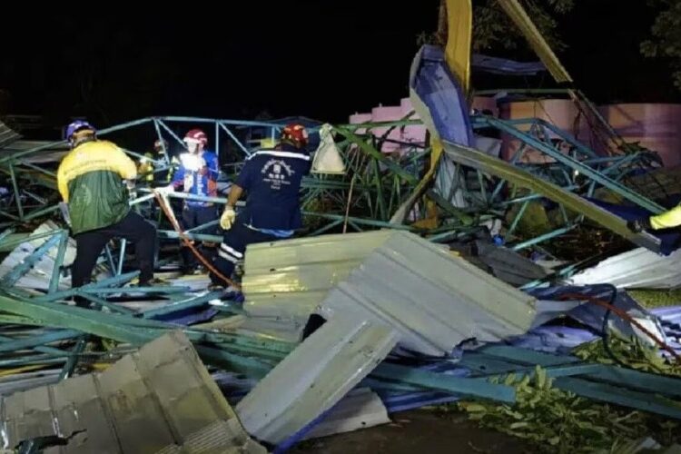 Siete fallecidos tras derrumbarse el techo de una escuela en Tailandia