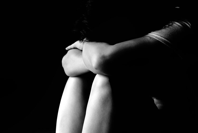 Por abusar y acosar sexualmente de dos niñas, sujeto fue condenado a 18 años de prisión