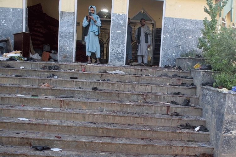 Al menos 10 fallecidos y más de 40 heridos tras explosión en mezquita de Afganistán