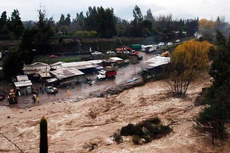 Lluvias torrenciales dejaron en Chile al menos dos personas fallecidas y decenas de afectados