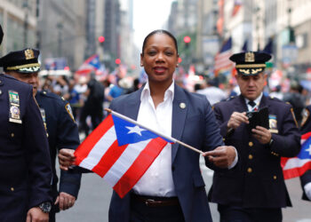 Primera mujer comisionada de la Policía de Nueva York renunció a su cargo