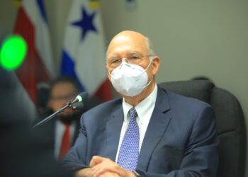 Guerra contra la corrupción: FGR entra en acción y allana las propiedades del ex presidente Alfredo Cristiani