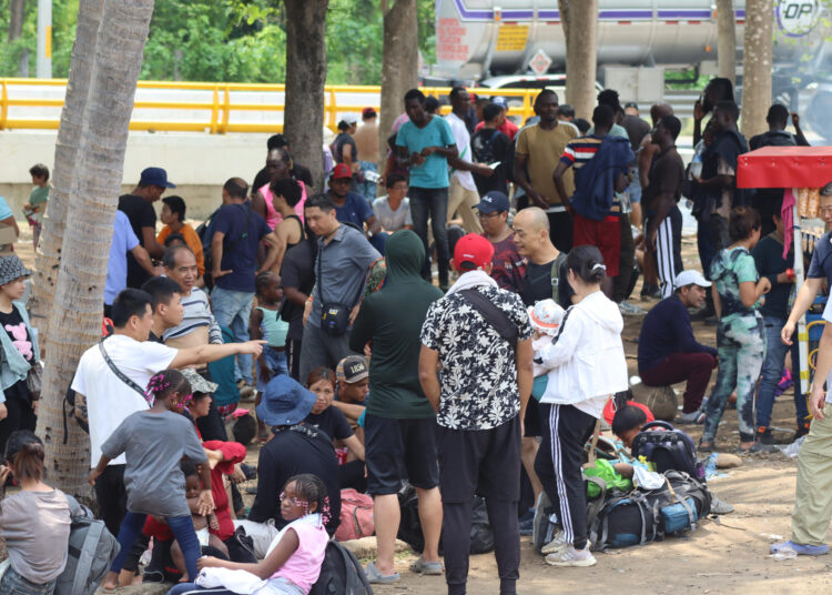 Se reducen detenciones de migrantes en la frontera suroeste de EEUU