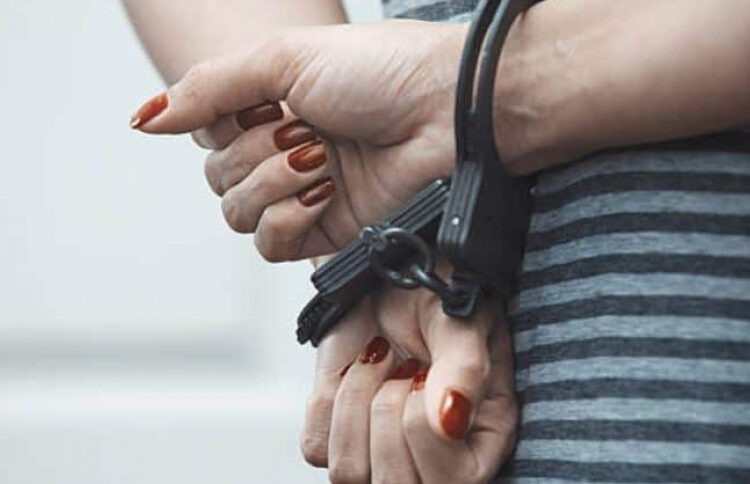 Mujer es condenada a 35 años de prisión por el asesinato de su esposo