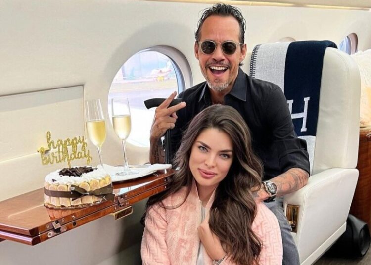 Nació el primer bebé de Marc Anthony con Nadia Ferreira