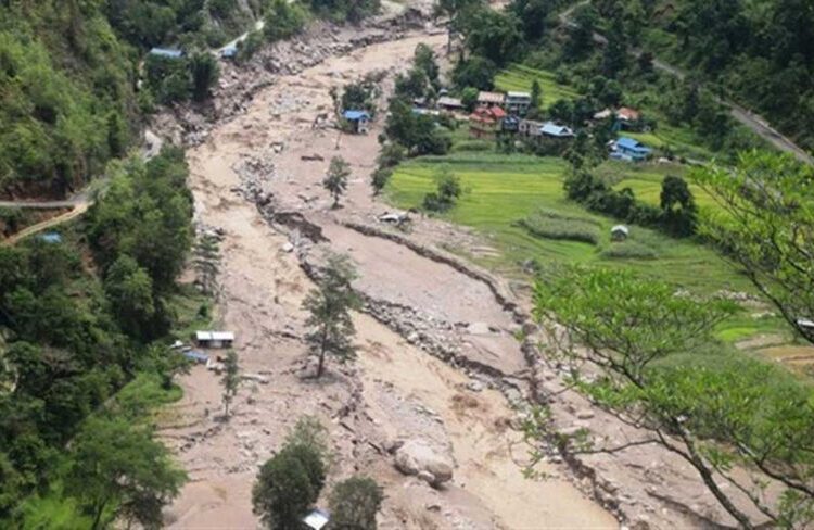 Al menos ocho fallecidos y 28 desaparecidos por inundaciones y deslizamientos de tierra en Nepal
