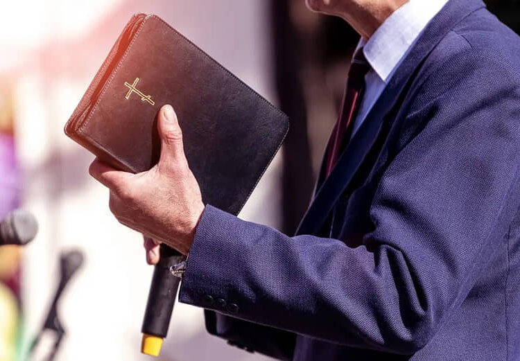 Pastor condenado a 20 años de prisión por violación reiterada a una menor de edad