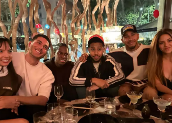 Shakira aprovechó su regreso a Barcelona para estar cerca de Lewis Hamilton