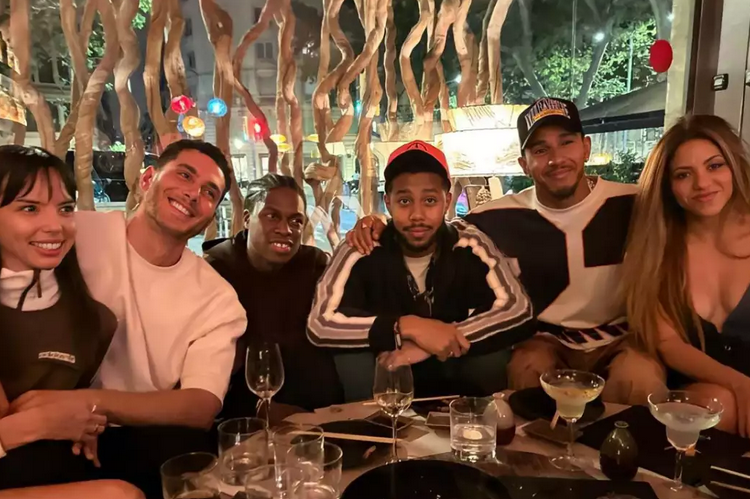 Shakira aprovechó su regreso a Barcelona para estar cerca de Lewis Hamilton