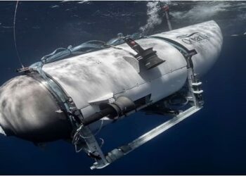 Drones acuáticos y aviones buscan sumergible turístico que iba al Titanic